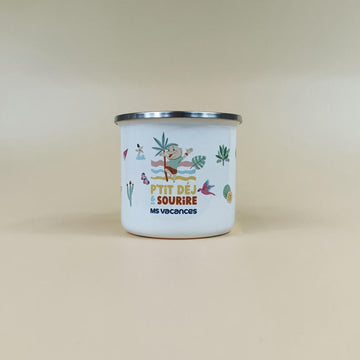Mug MS Vacances P'tit Déj & Sourire avec décor coloré