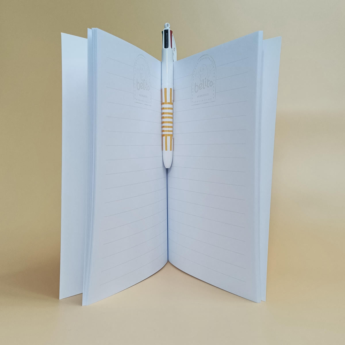 Intérieur du carnet Trésor de Plage avec stylo MS Vacances